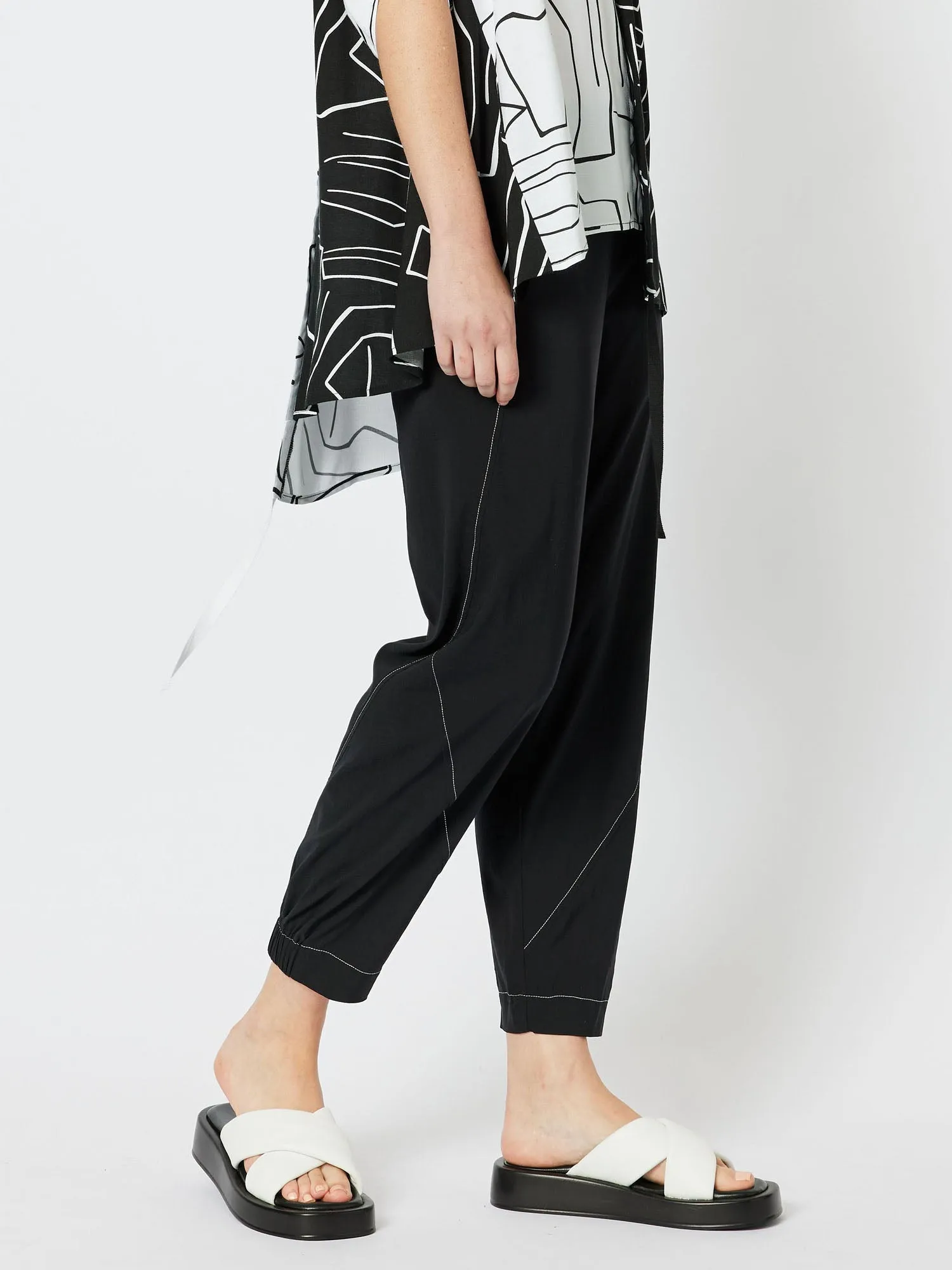 Parachute Stitch Pull On Pant - Black